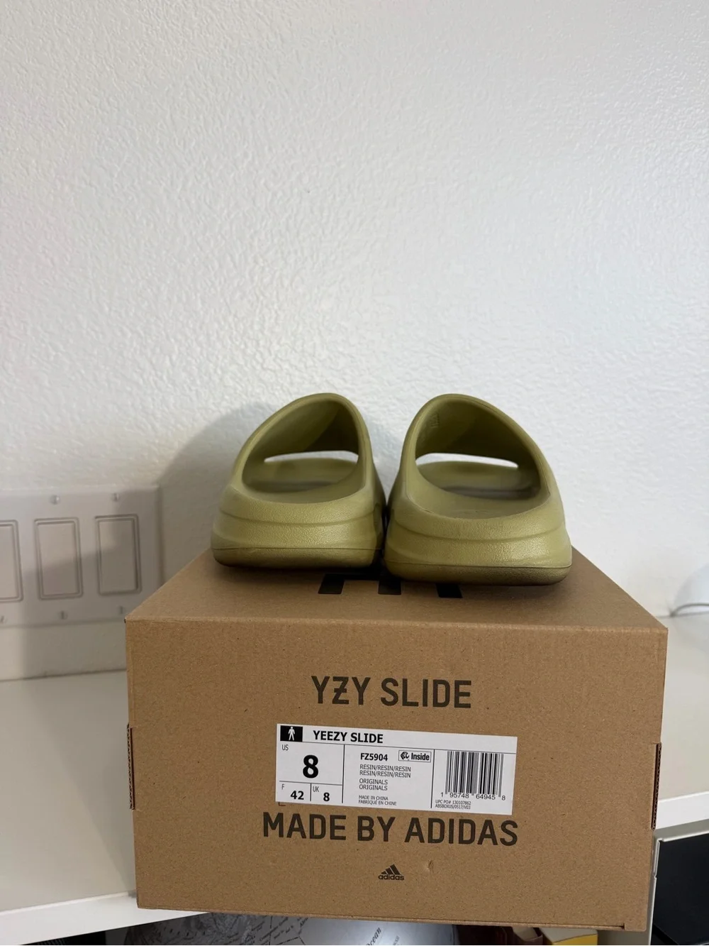 Adidas Yeezy Slide Resin Mens 8 Slides